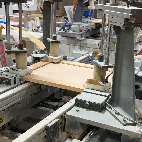 MDF, plywood and solid wood materials used in Shaker cabinet manufacturing