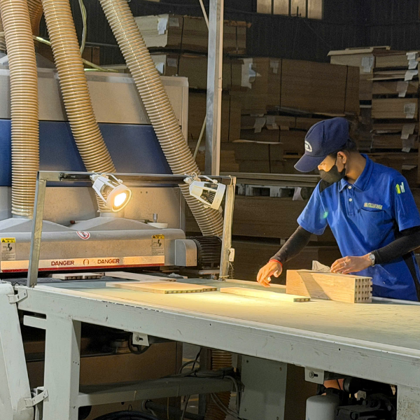 cabinet manufacturing cnc machine cutting panels