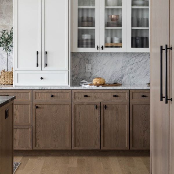 Modern slim shaker cabinets in minimalist kitchen design