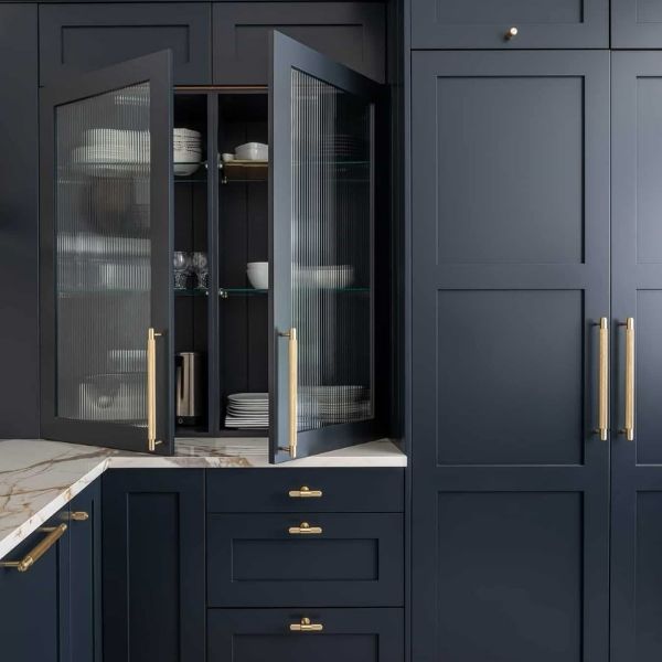 Painted shaker cabinets in a modern kitchen design