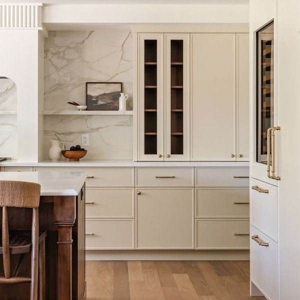 White slim shaker cabinets in a contemporary kitchen