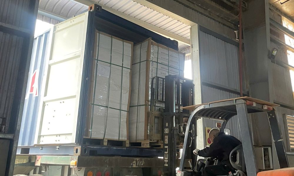 Slab cabinet doors export packaging and container loading